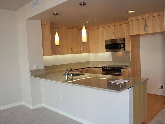 3rd image of 38 N Almaden Blvd Unit 600