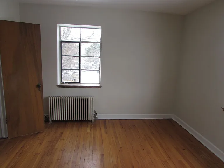 1483 Ash St #8 — Photo 9