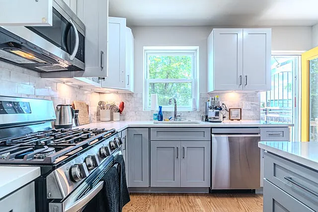 2 bed, 2.5 bath, 1024 sqft, $4,350 — Photo 3