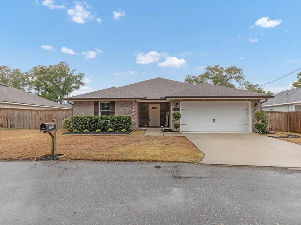 523 Friendship Rd, Mary Esther, FL 32569