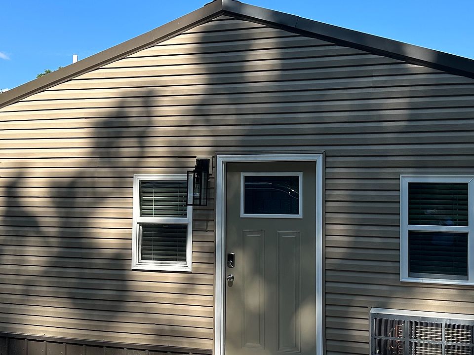 1st image of 213 Jefferson St
