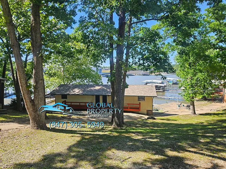 915 Shawnee Ct — Photo 25