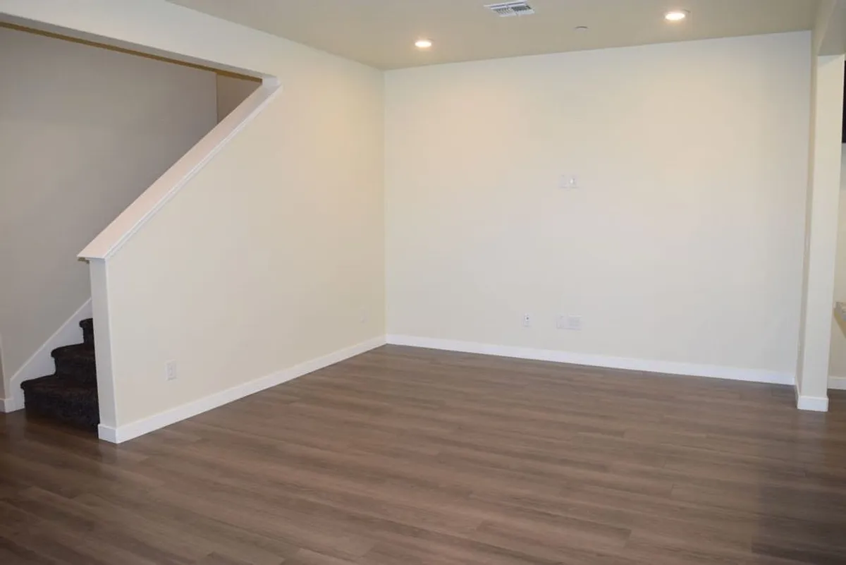 Building Photo - 3280 Chickadee Ct