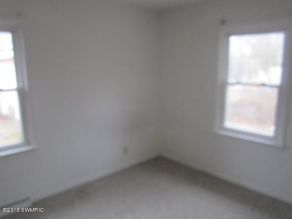 5th image of 481 S Sheridan Dr