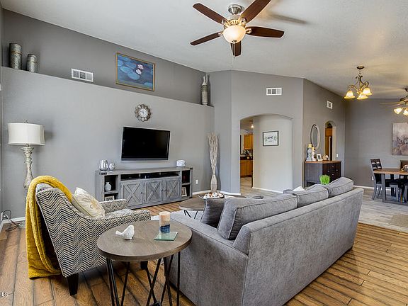 4th image of 1832 S Brentwood Pl