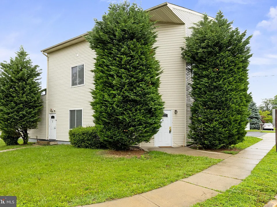 7 E Mill Rd