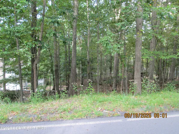 Regent St, Bushkill, PA 18324