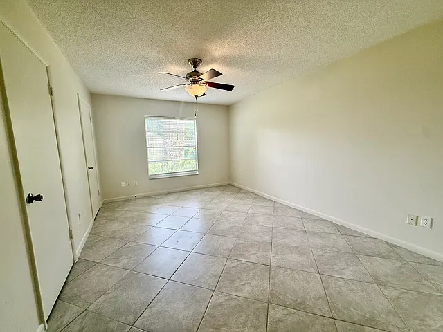 223 N Adelle Ave — Photo 14