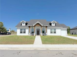800 Falcon Dr, Rio Grande City, TX 78582