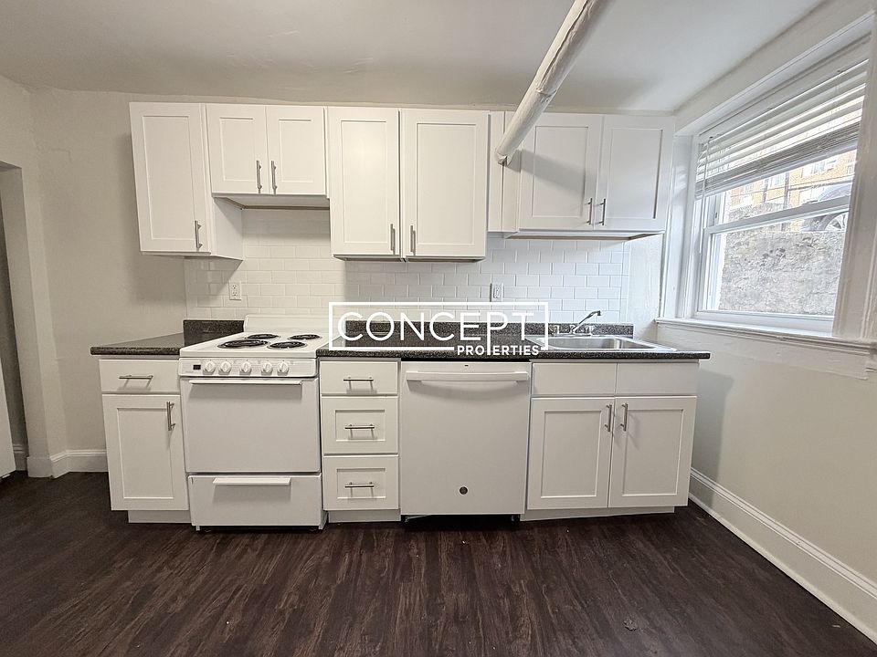 1st image of 7 Mount Hood Rd APT B