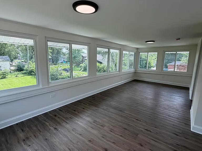 260 W Lincoln Hwy — Photo 35