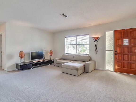 3rd image of 6614 1st Ave W