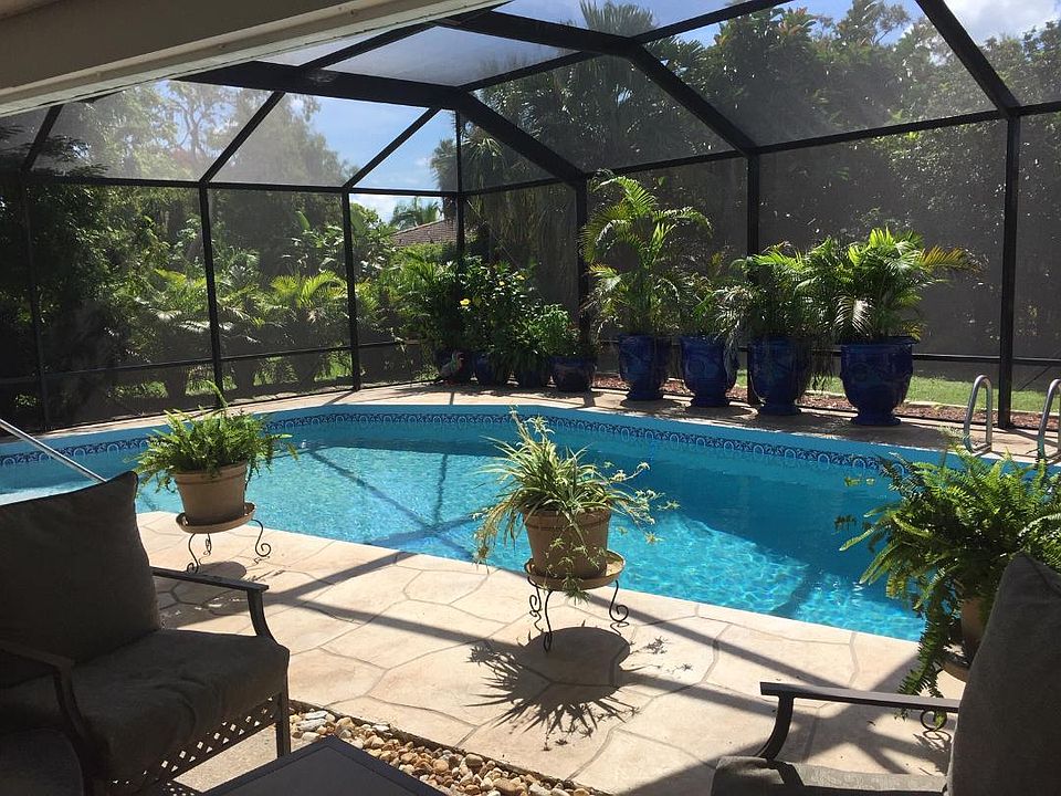 You won't want to get up from your perfect spot. Areca palms offer privacy.