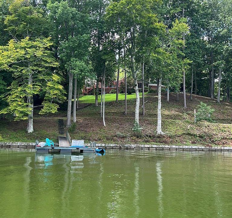 1st image of 150 Willow Point