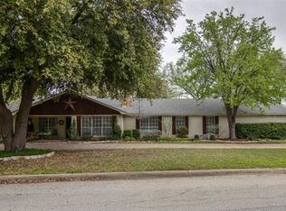 10 Legend Rd, Benbrook, TX 76132