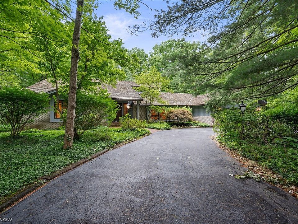 1st image of 38500 Chagrin Blvd