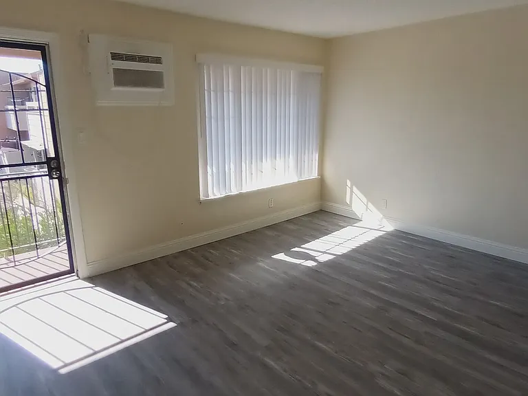 2501 Edison Ave #34 — Photo 8