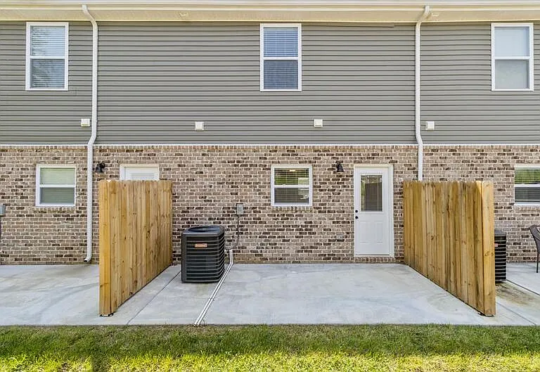 1115 Hillwood Dr — Photo 19