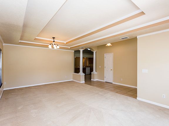 5th image of 102 Boulder Ct