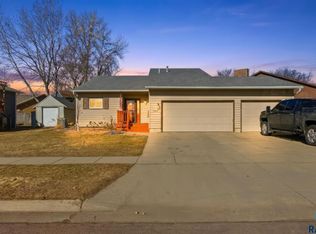5008 E Centennial Ln, Sioux Falls, SD 57110