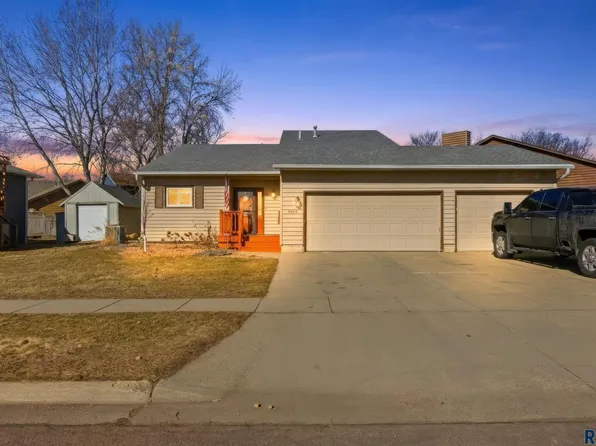 5008 E Centennial Ln, Sioux Falls, SD 57110