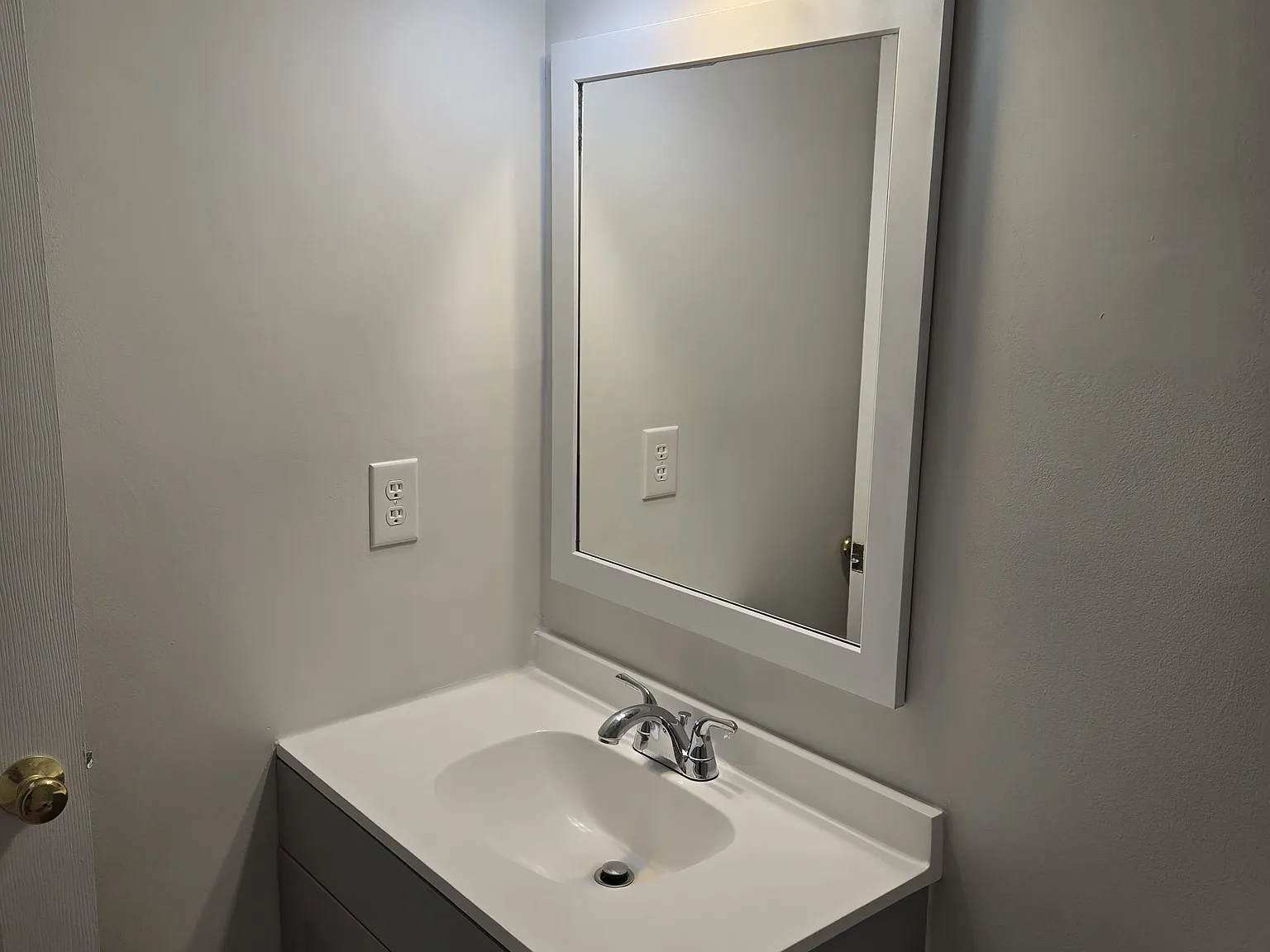 2 bed, 2.5 bath, 1252 sqft, $1,875 — Photo 2