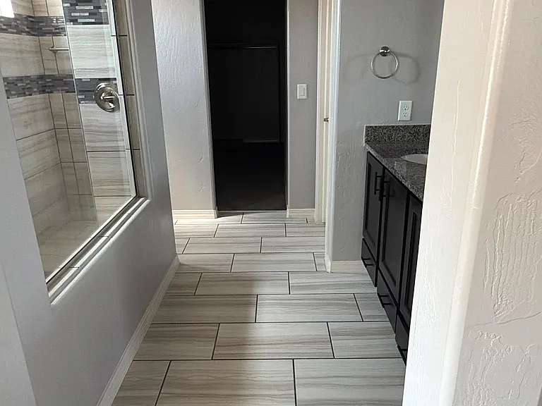 1005 Stoke St — Photo 1