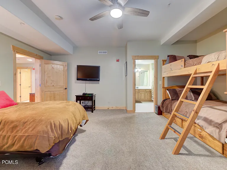 1499 Park Ave #1 — Photo 13