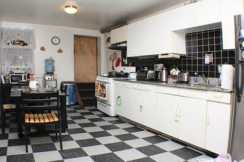 KITCHEN 1
