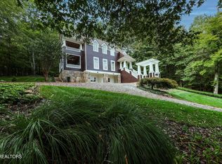 101 Park Meade Dr, Oak Ridge, TN 37830