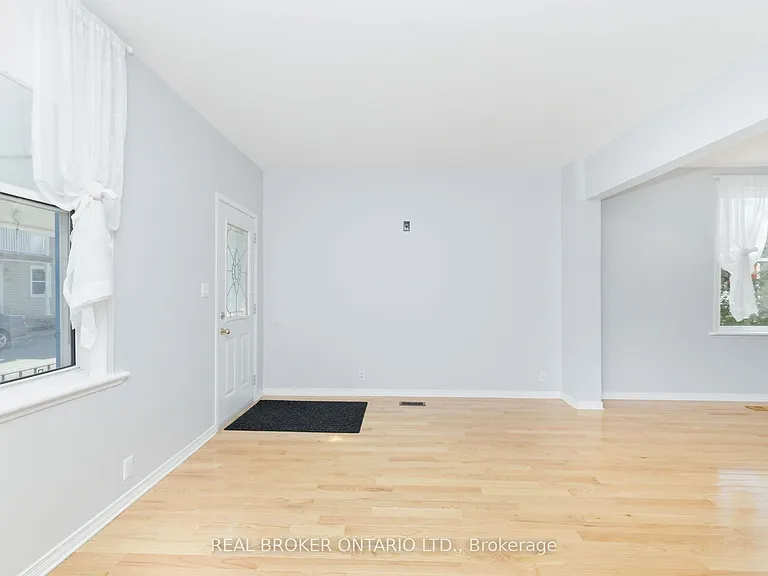 35 Victoria St — Photo 10