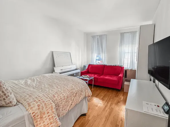 207 East 15th Street image 1 of 6