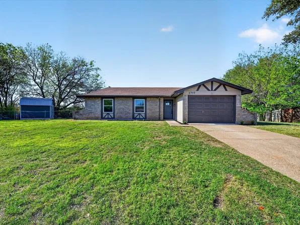 5700 Saddleback Cir, Haltom City, TX 76148