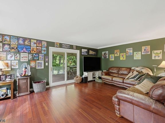 5th image of 12 Homestead Farm Rd