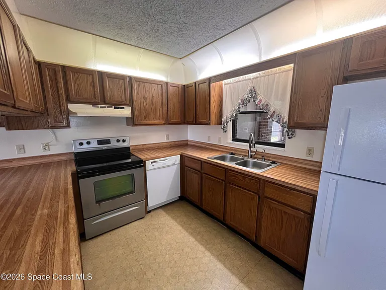 1586 Wacker Ave SE — Photo 7