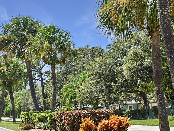 2nd image of 911 Savannas Point Drive #C