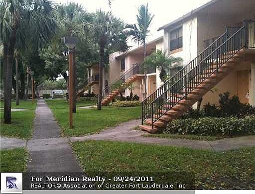 3rd image of 1252 S Military Trl APT 1414