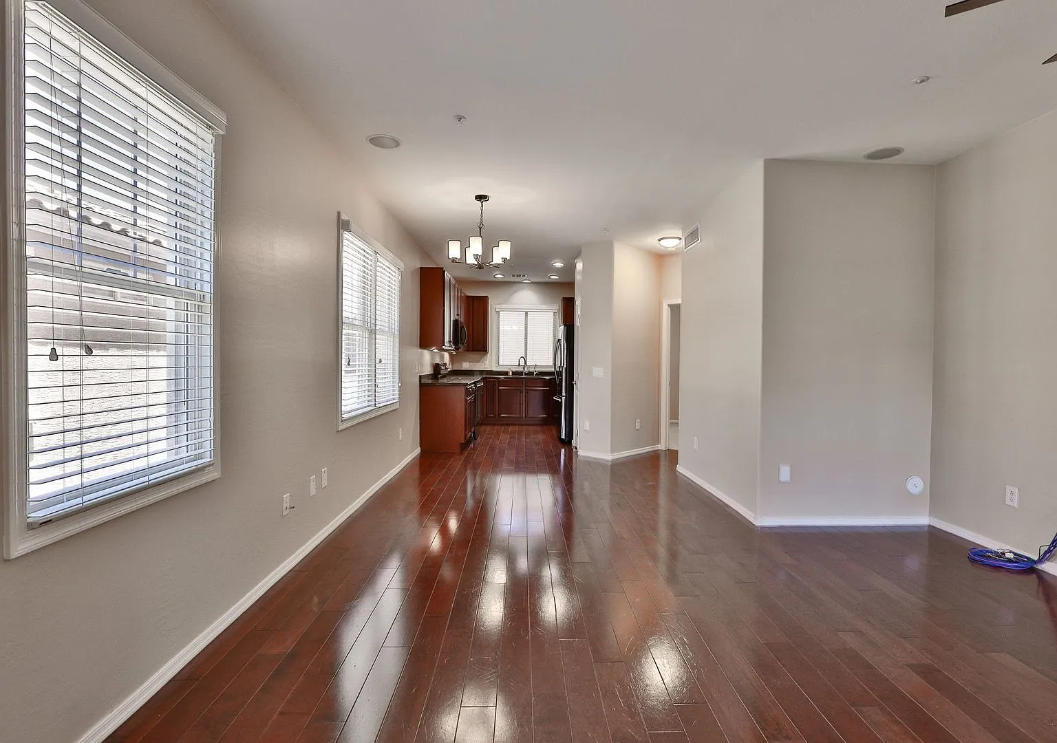 Beautiful Gilbert 3 bed/3 bath Home in The Gardens Community — Photo 4