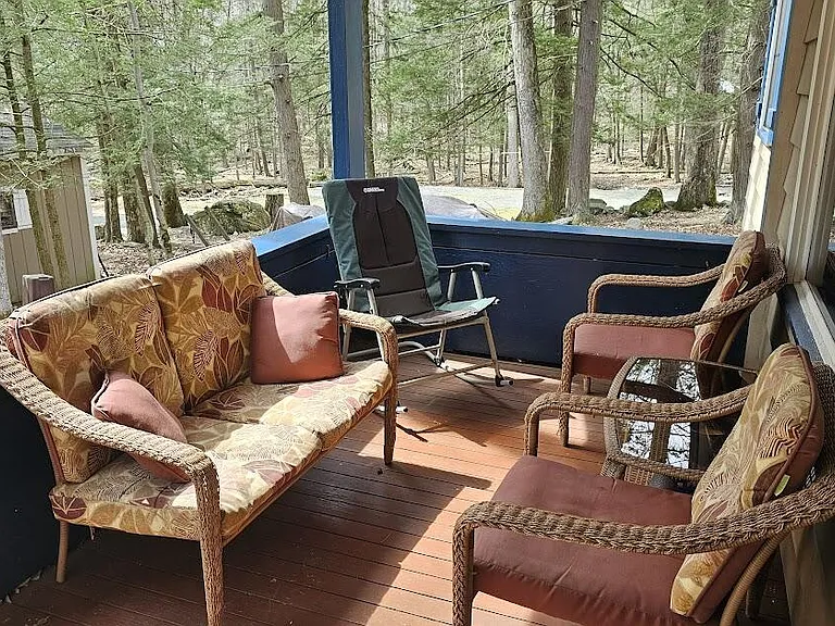 3 Lakeview Dr — Photo 3