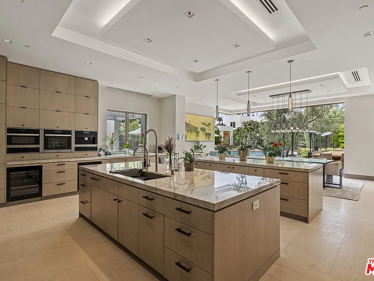 616 N Beverly Dr — Photo 13