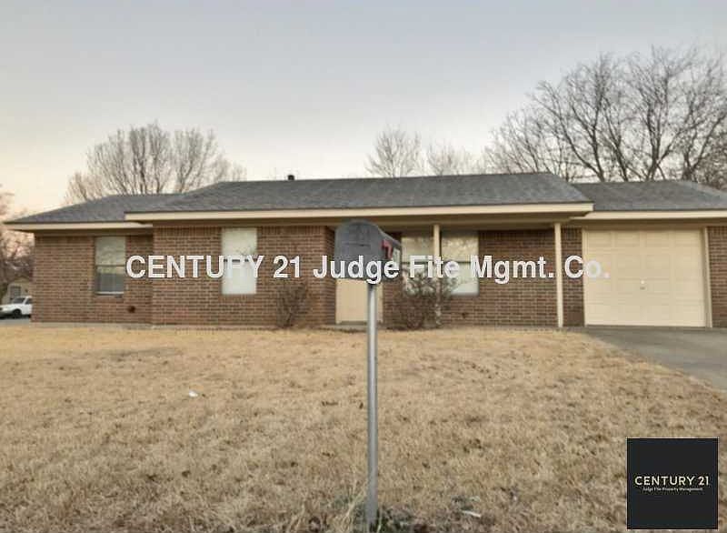 1st image of 501 Campbell Ln