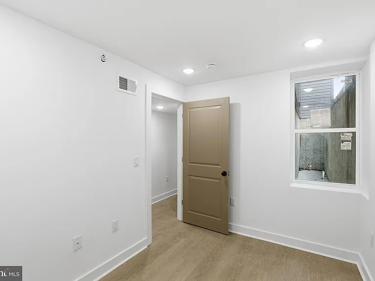 863 N 43rd St #1 — Photo 8