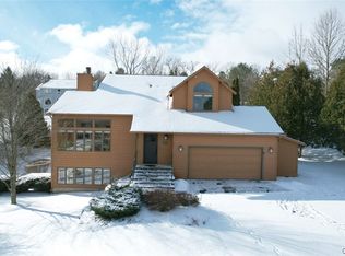 8134 Solomon Seal Ln, Manlius, NY 13104