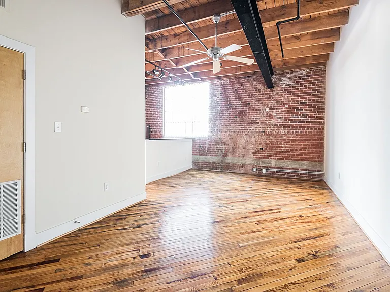 Cornish Brewery Apartment Homes — Photo 150