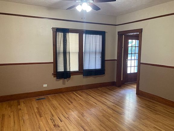 2nd image of 305 W 30th St