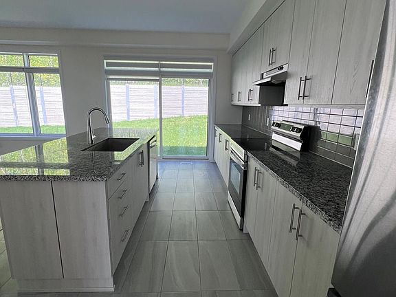 5th image of 47 Bearberry Rd