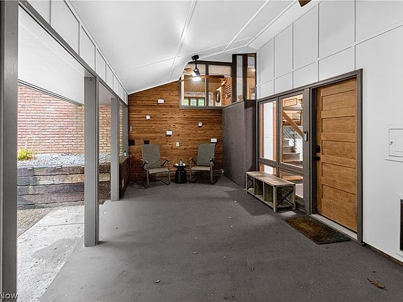 4th image of 455 Barrington Ridge Rd