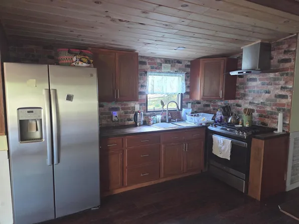 35 Reed Farm Road, Newport, NH 03773