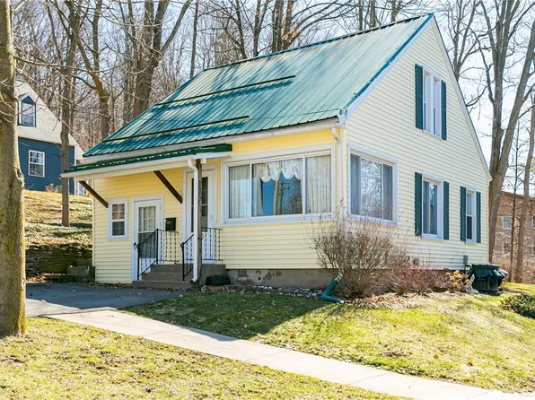 320 Prospect Dr, Palmyra, NY 14522