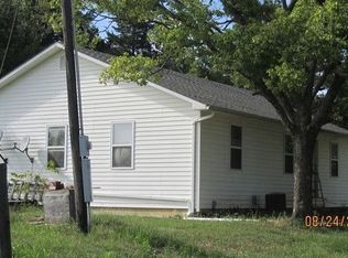 981 9th Rd, Burlington, KS 66839